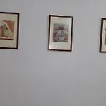 Mi Casa, Tu Casa