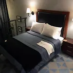 La Perla Hotel Boutique B&B