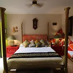 Eklectic Hotel Boutique