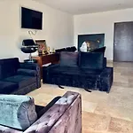 Atala, Departamento 46, Piso 16