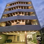 Expo Satelite 2750 Hotel & Suites