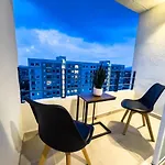 Modern 12Th-Floor Penthouse W 2 Balconies & City Views