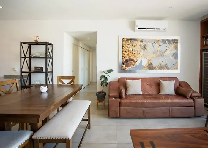 Spacious 3 Bedroom Apartment With Cool Amenities