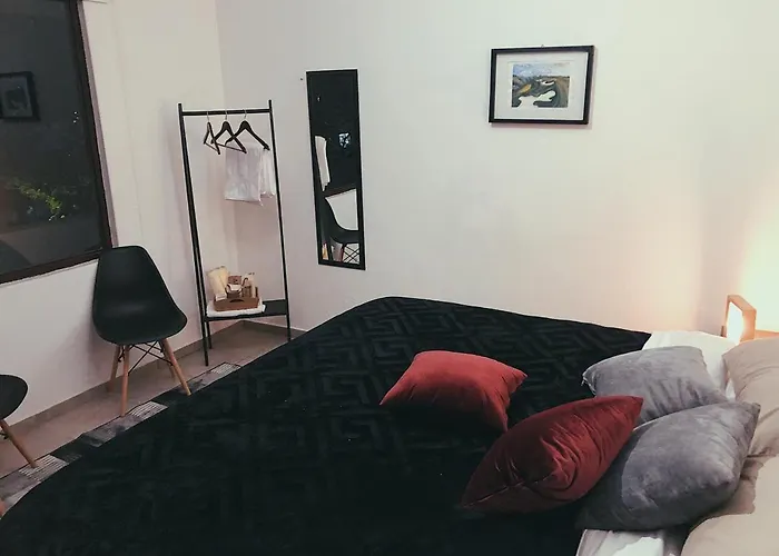 Hermosa habitación en el corazón de la ciudad en departamento compartido
