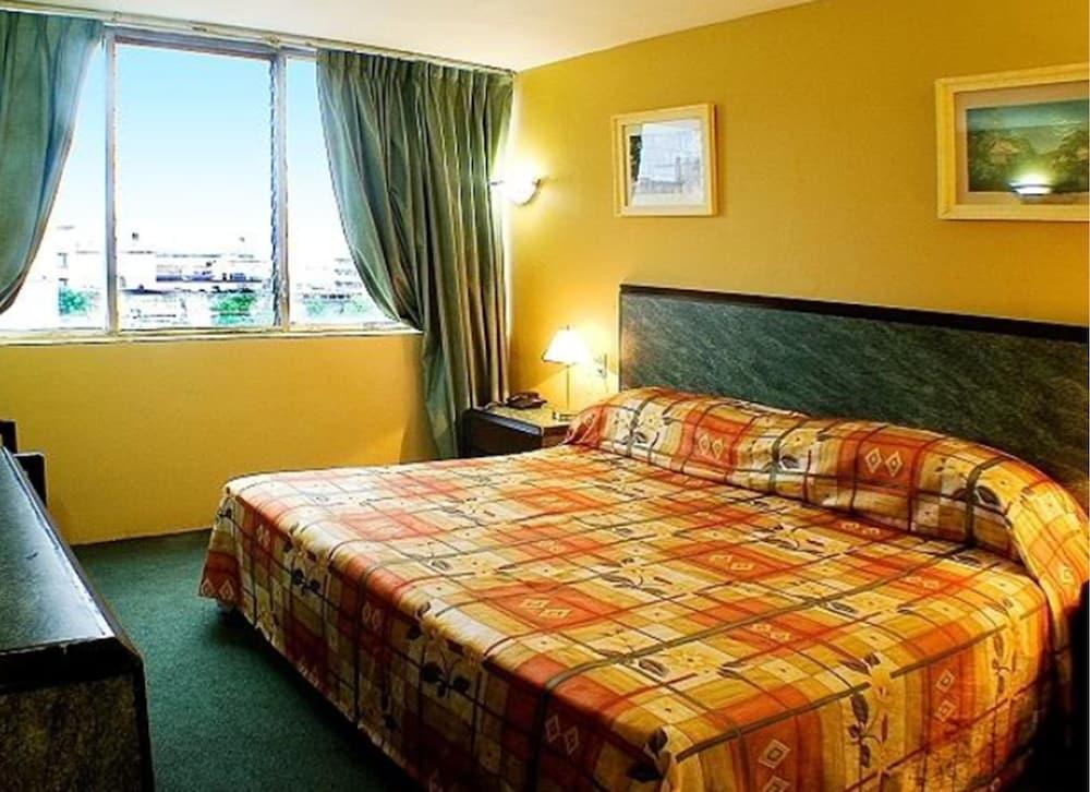 Hotel Universo 3*