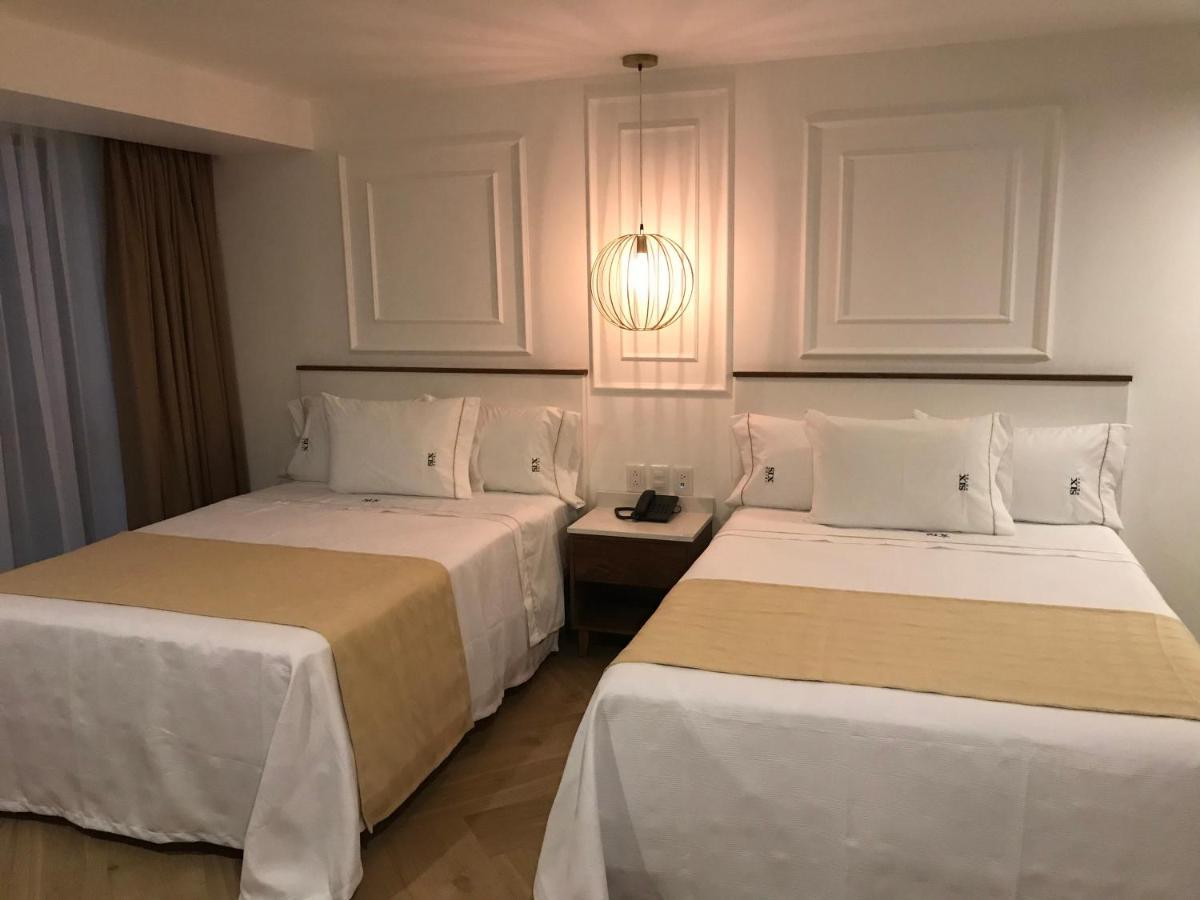 Six Degollado Hotel