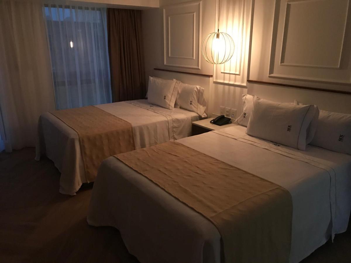 Six Degollado Hotel