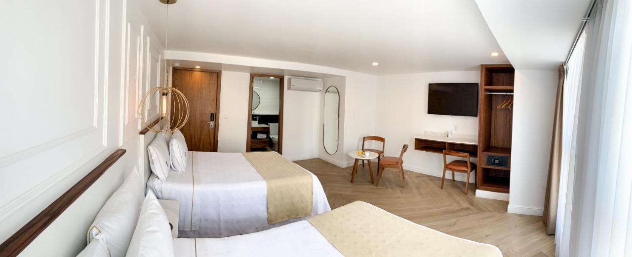 Hotel Six Degollado 3*