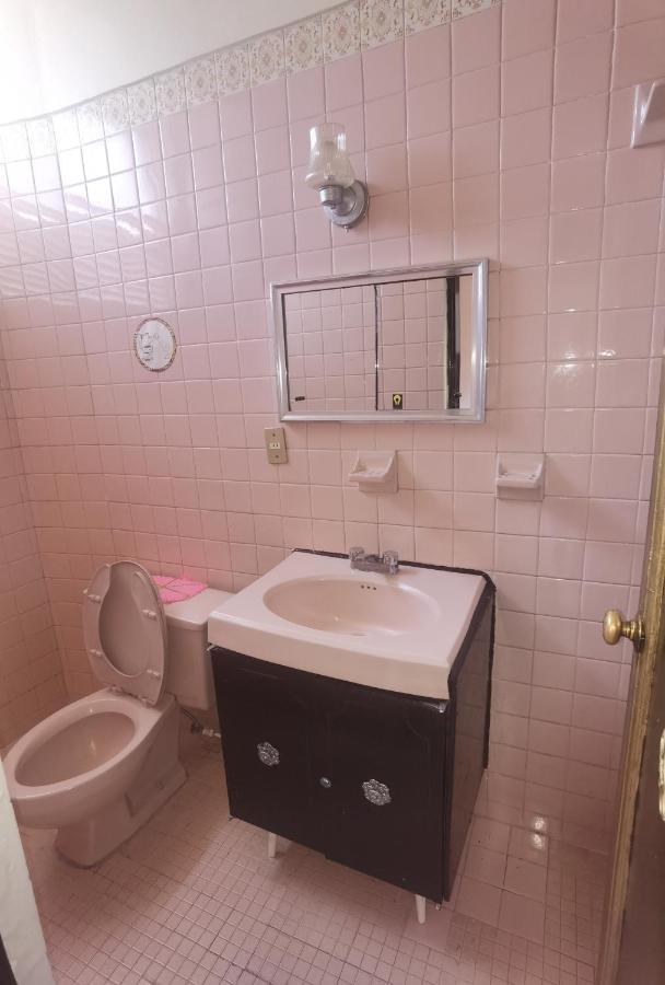 The Roof Backpackers Guest house 2*