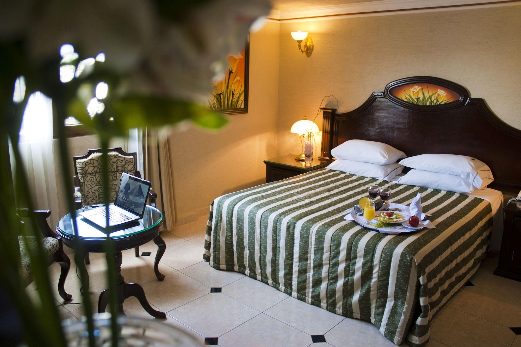 Casino Plaza Hotel 4*