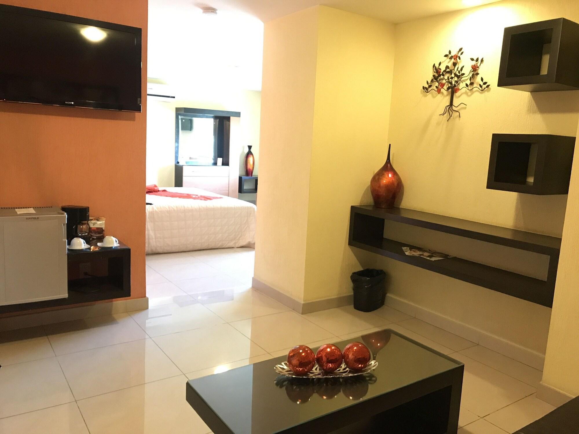 Hostalia Expo & Business Class 4*