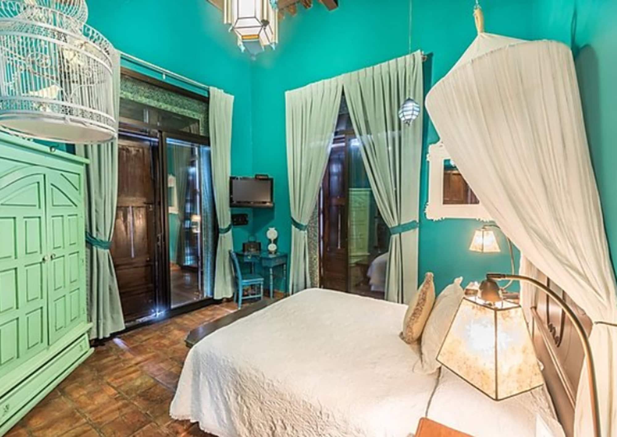 Casa Pedro Loza Hotel