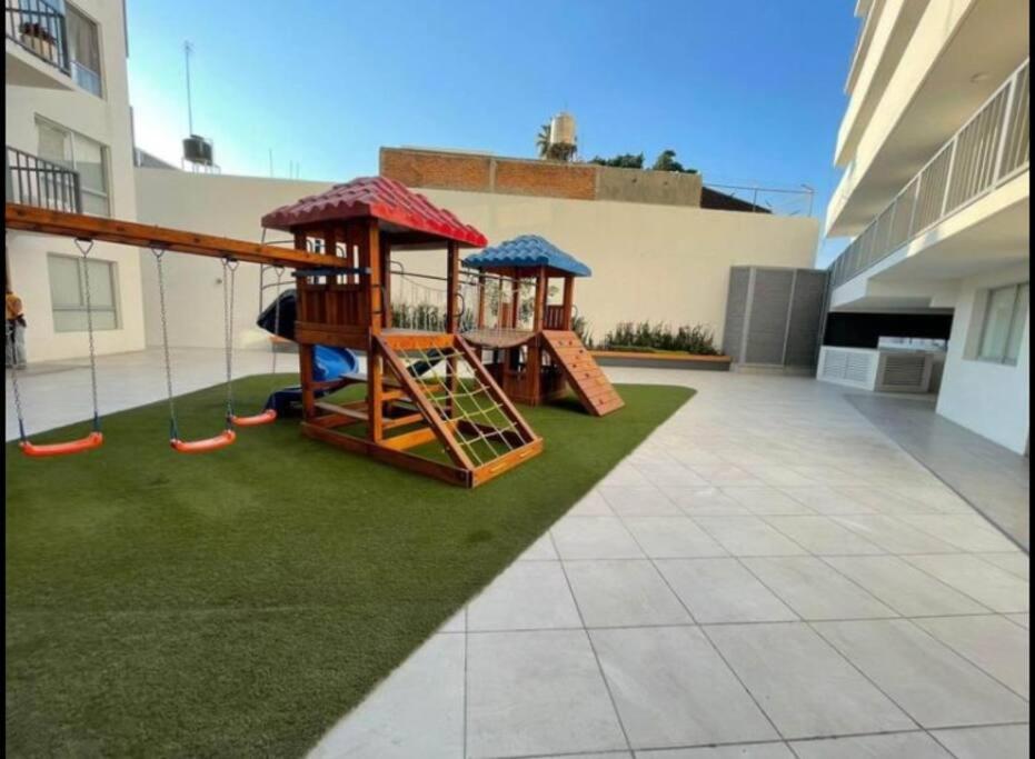 Centro Depto 3 Rec 2 Banos Y Balcon Con Mejores Vistas A La Ciudad Ac Alberca Climatizada Parking Free *