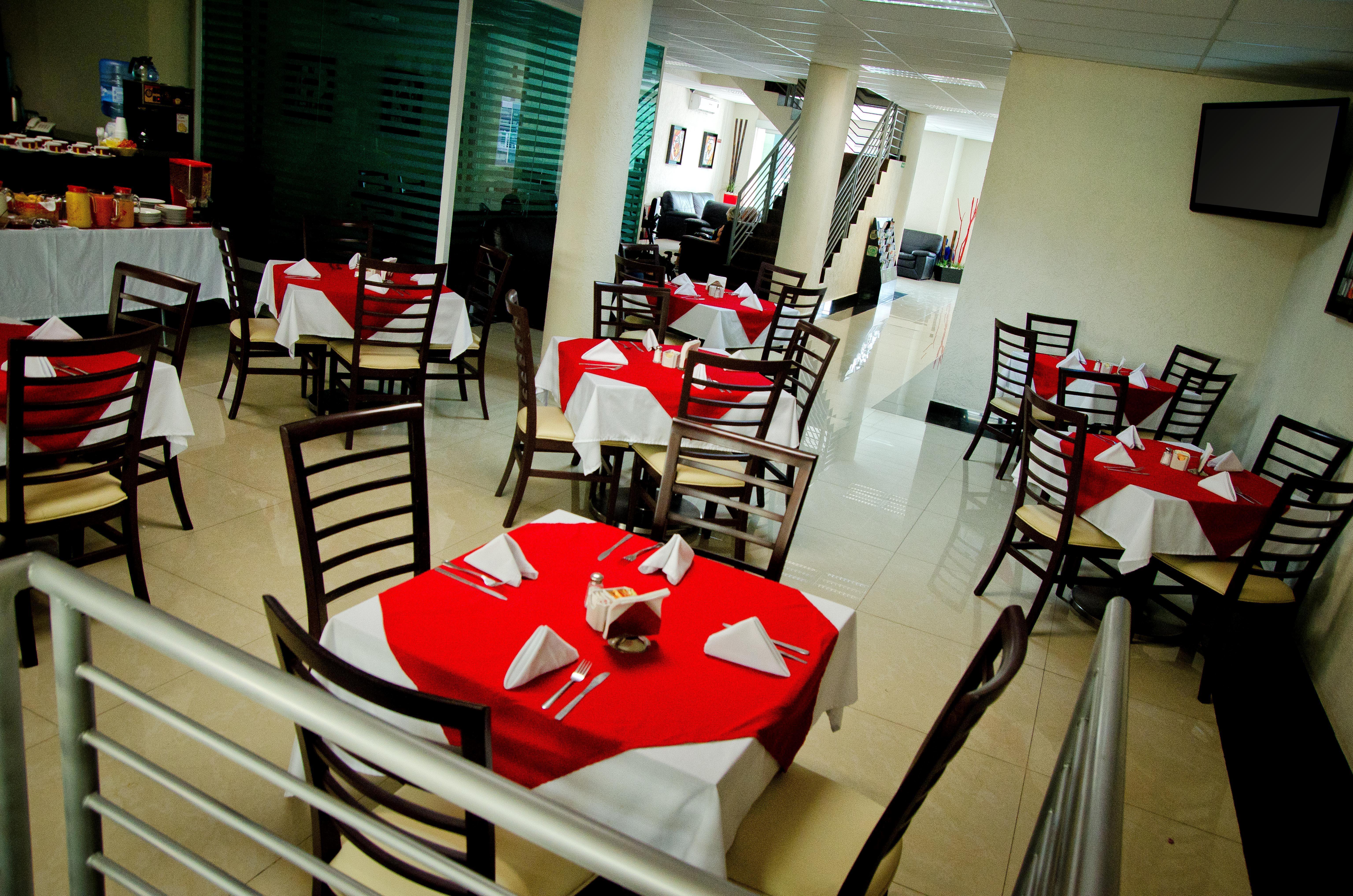 Hotel Portonovo Plaza Centro 3*