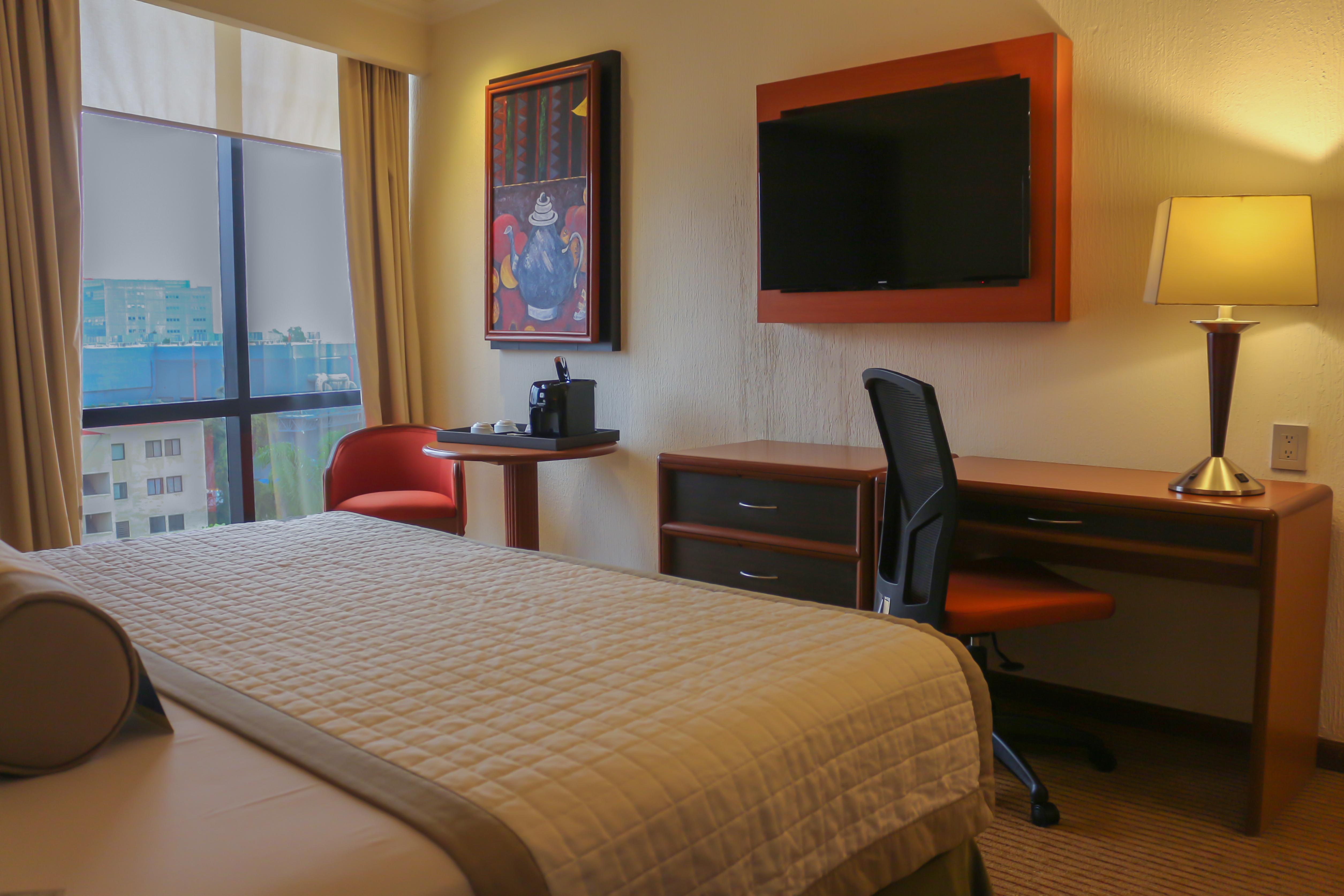 Hotel Plaza Expo 4*
