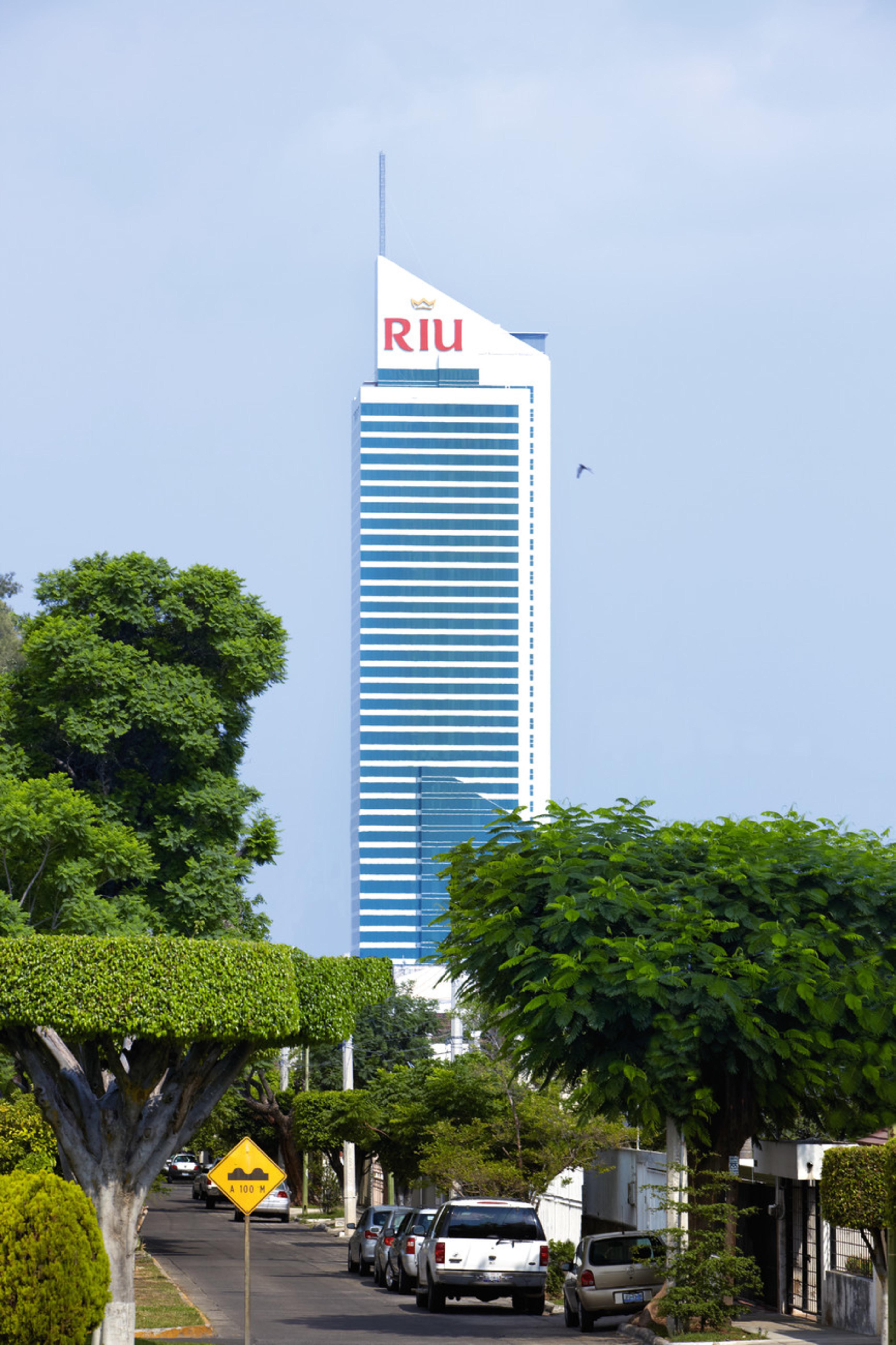 Riu Plaza Hotel 4*