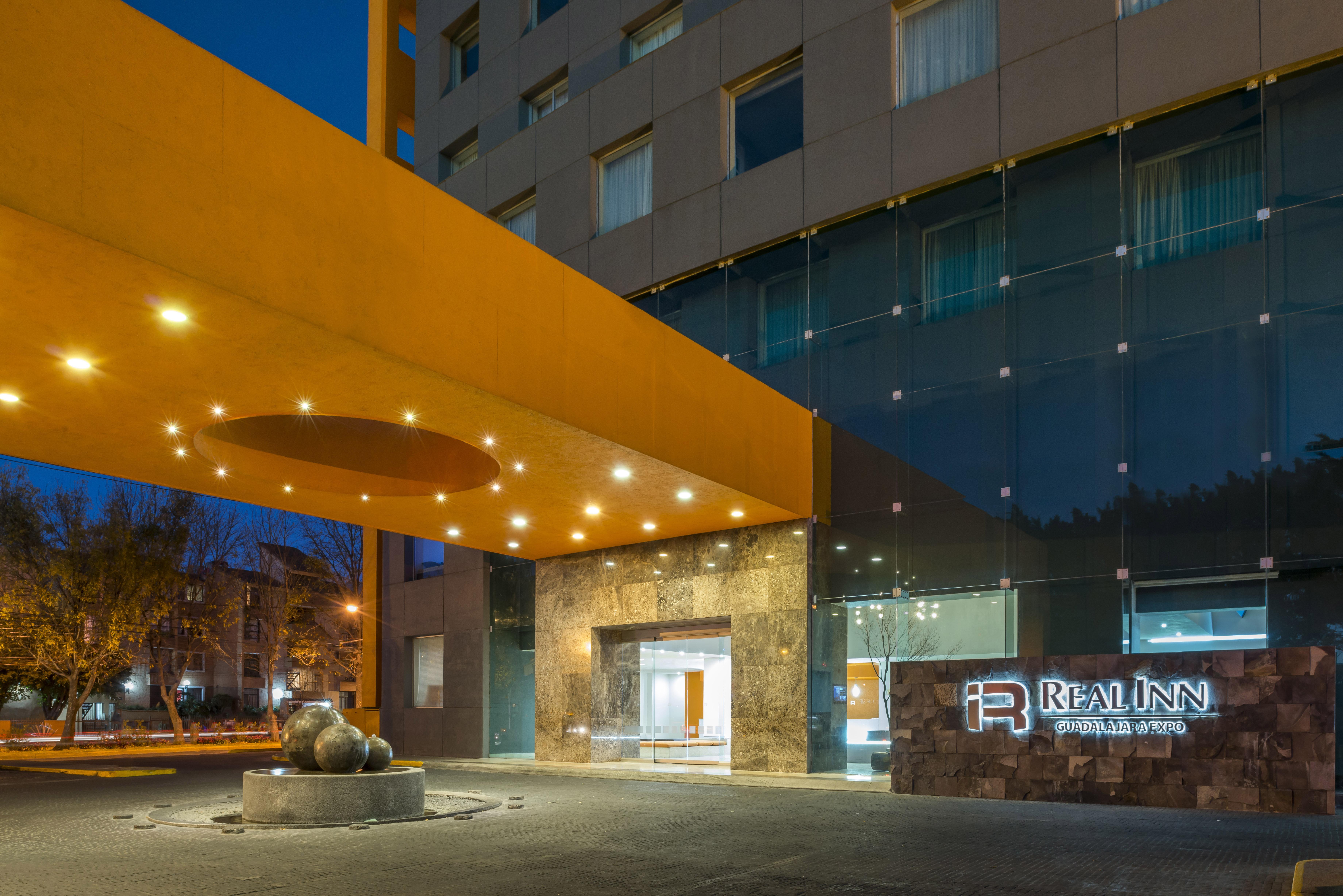 Real Expo Hotel 4*