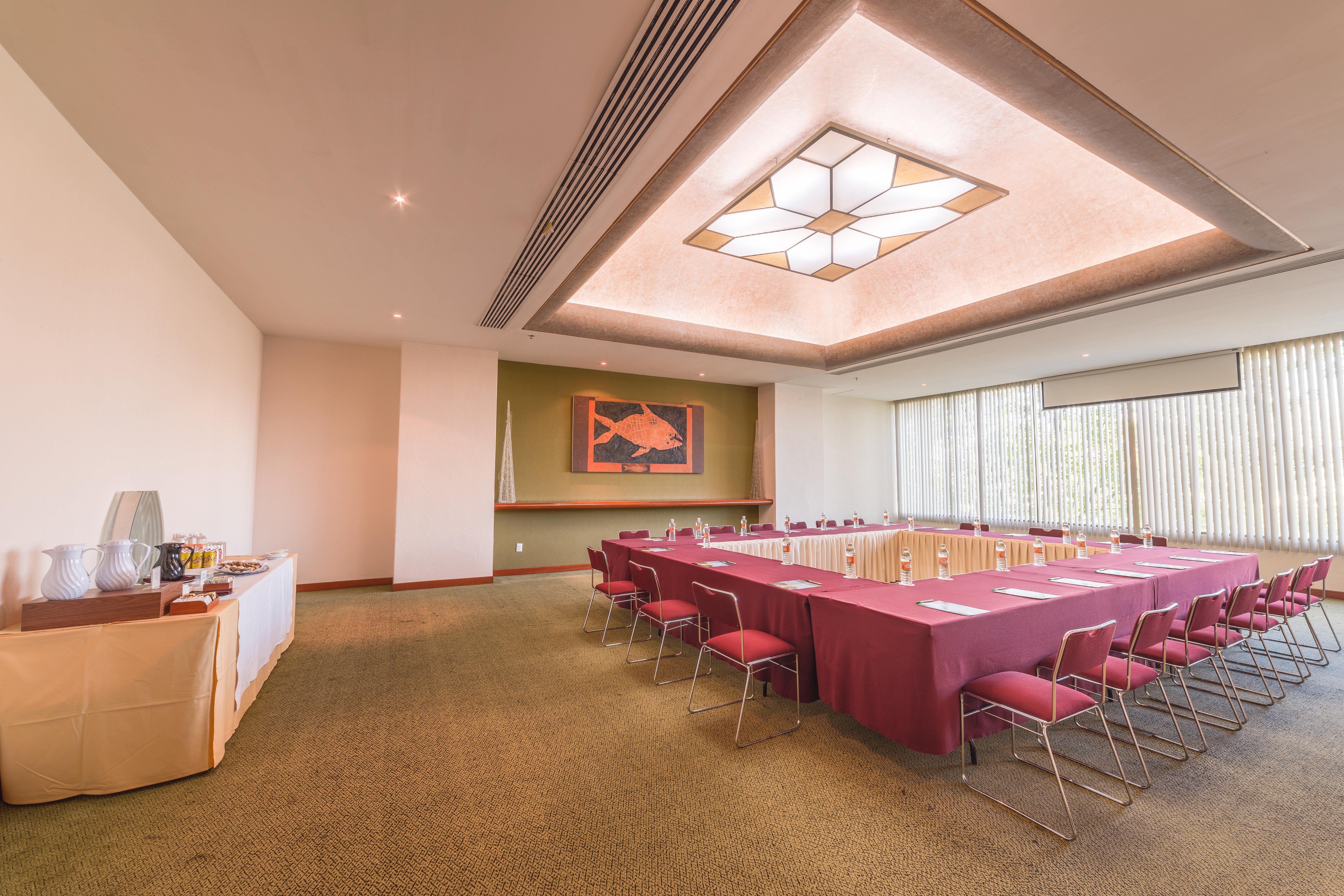 Hotel Holiday Select By Ihg 4*