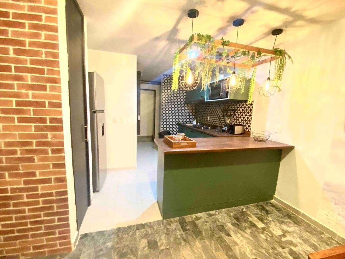 Apartment Planta Baja Enorme, Jardin, Parking, Hasta 11 Pax *