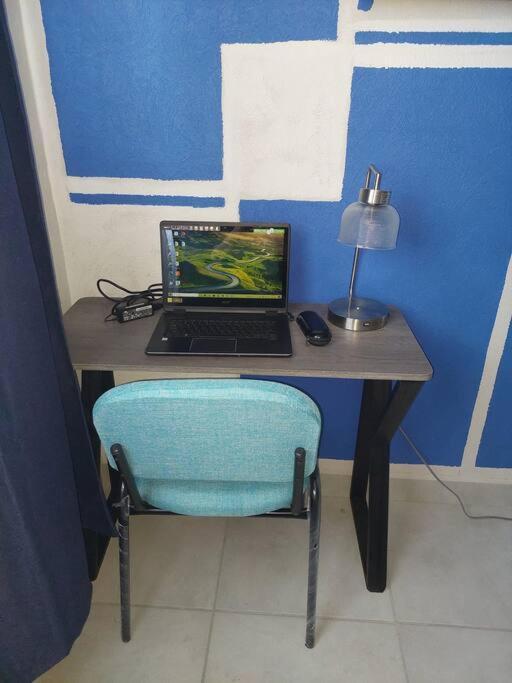 Mi Casa, Tu Casa