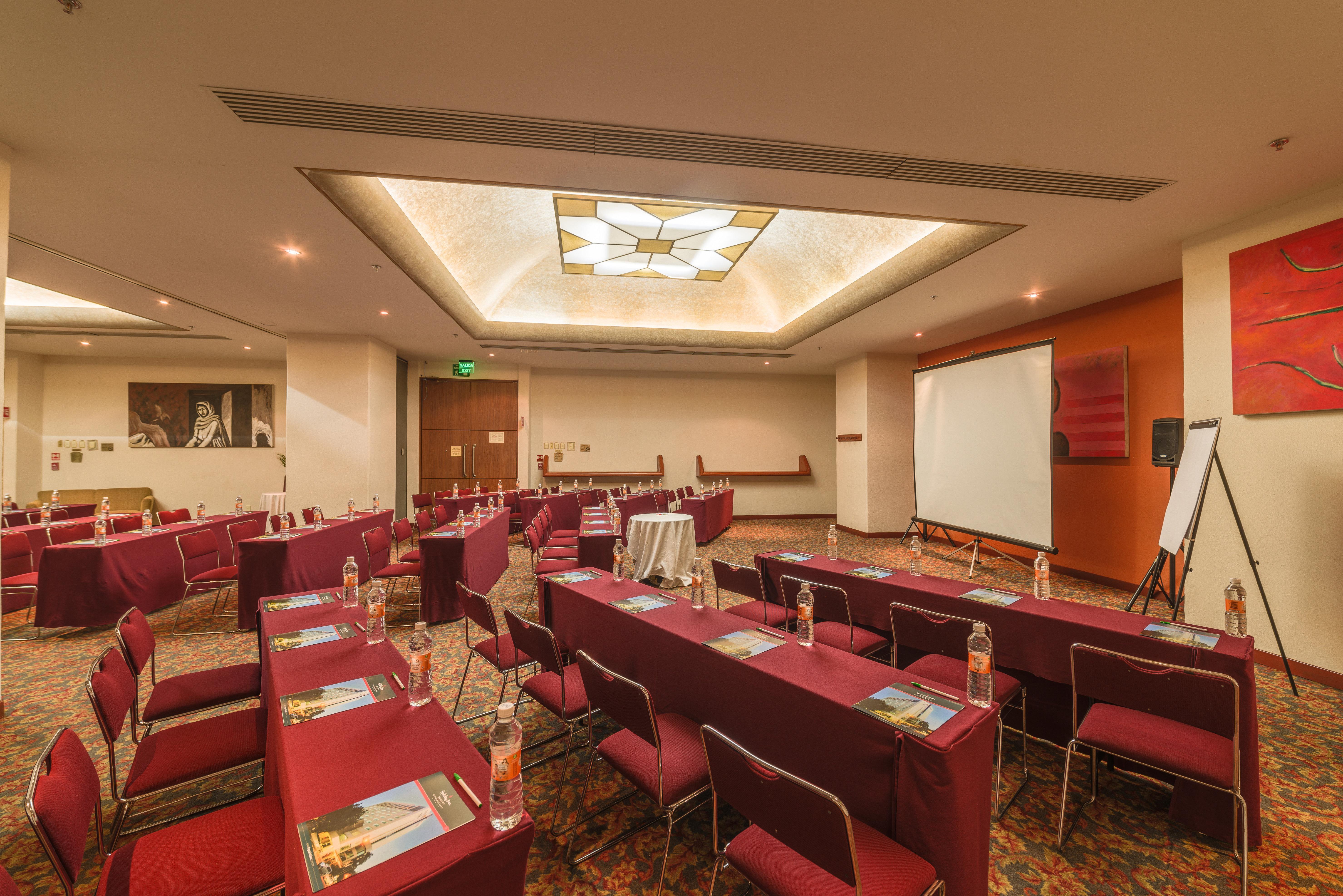 Holiday Select By Ihg 4*