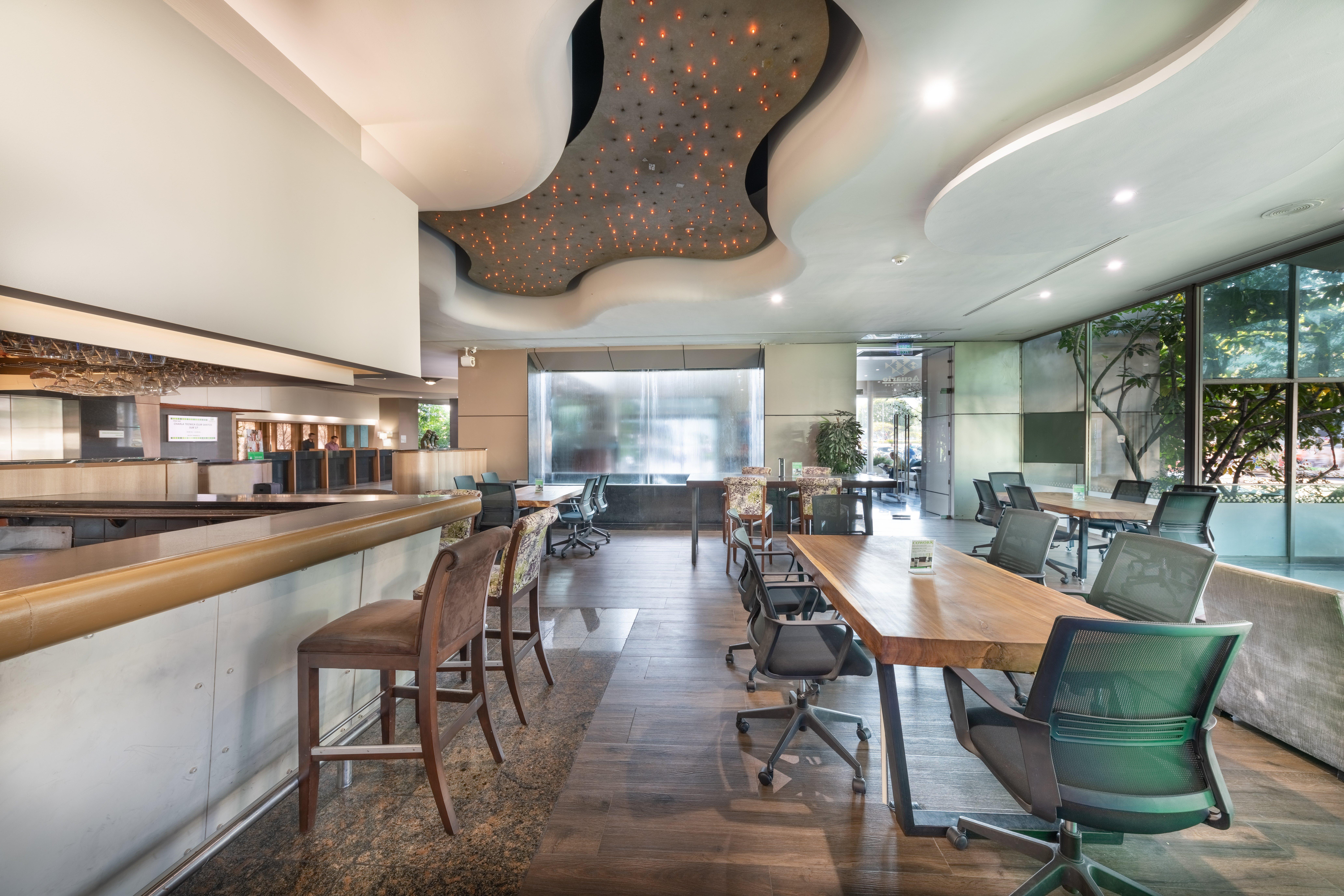 Hotel Holiday Select By Ihg 4*
