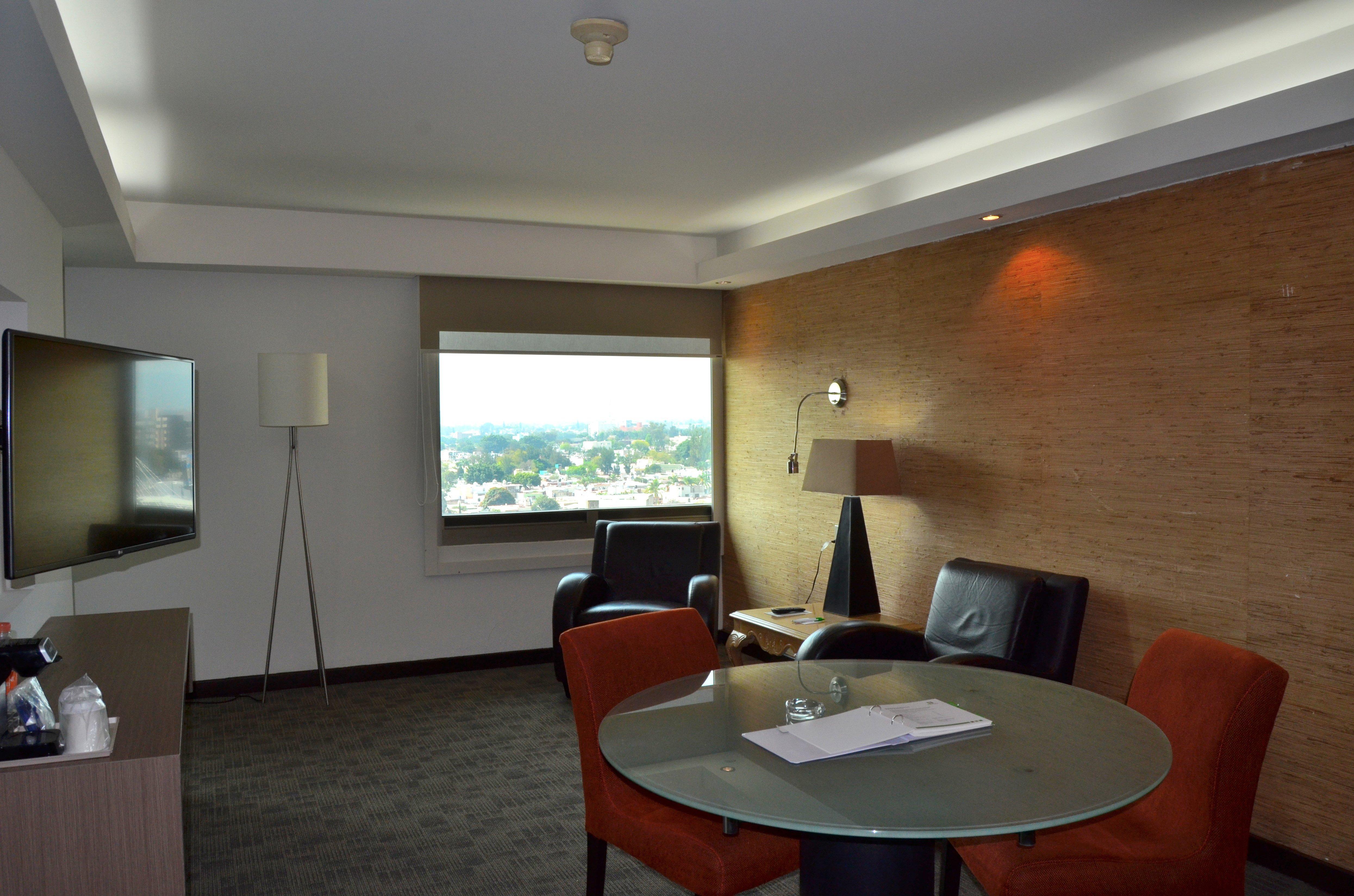 Holiday Select By Ihg Hotel 4*