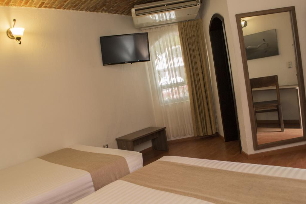 Hotel Del Sol Expo