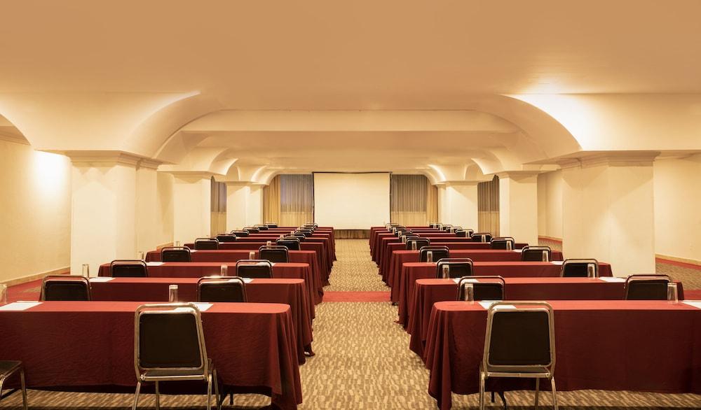 Hotel Plaza Genova Centro Guadalajara