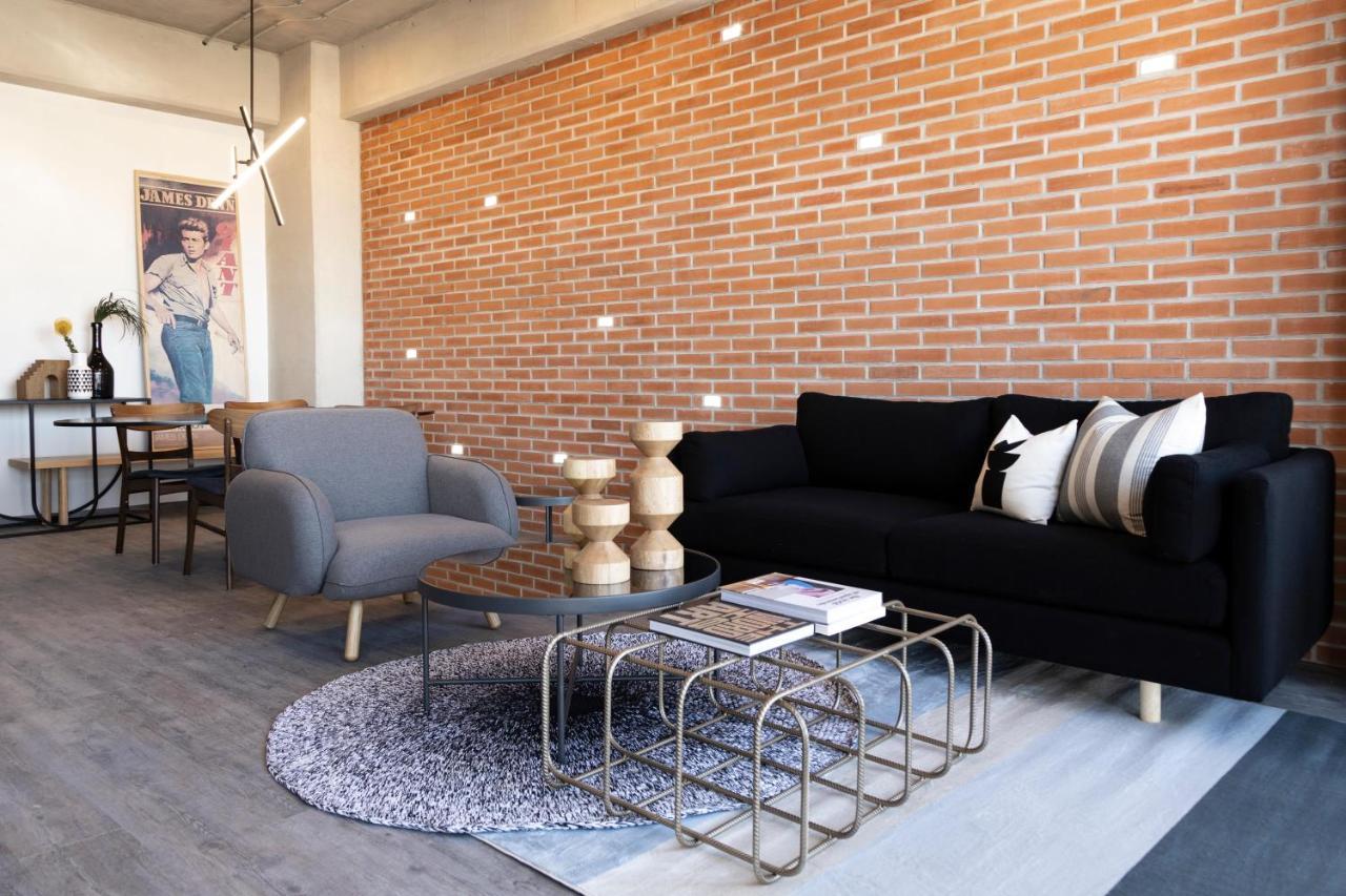 Hotel Loft In The Heart Of Americana, Have An Artsy
