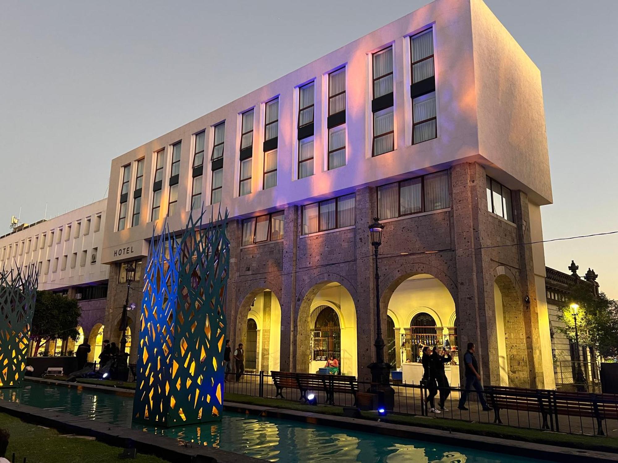 Six Degollado Hotel 3*
