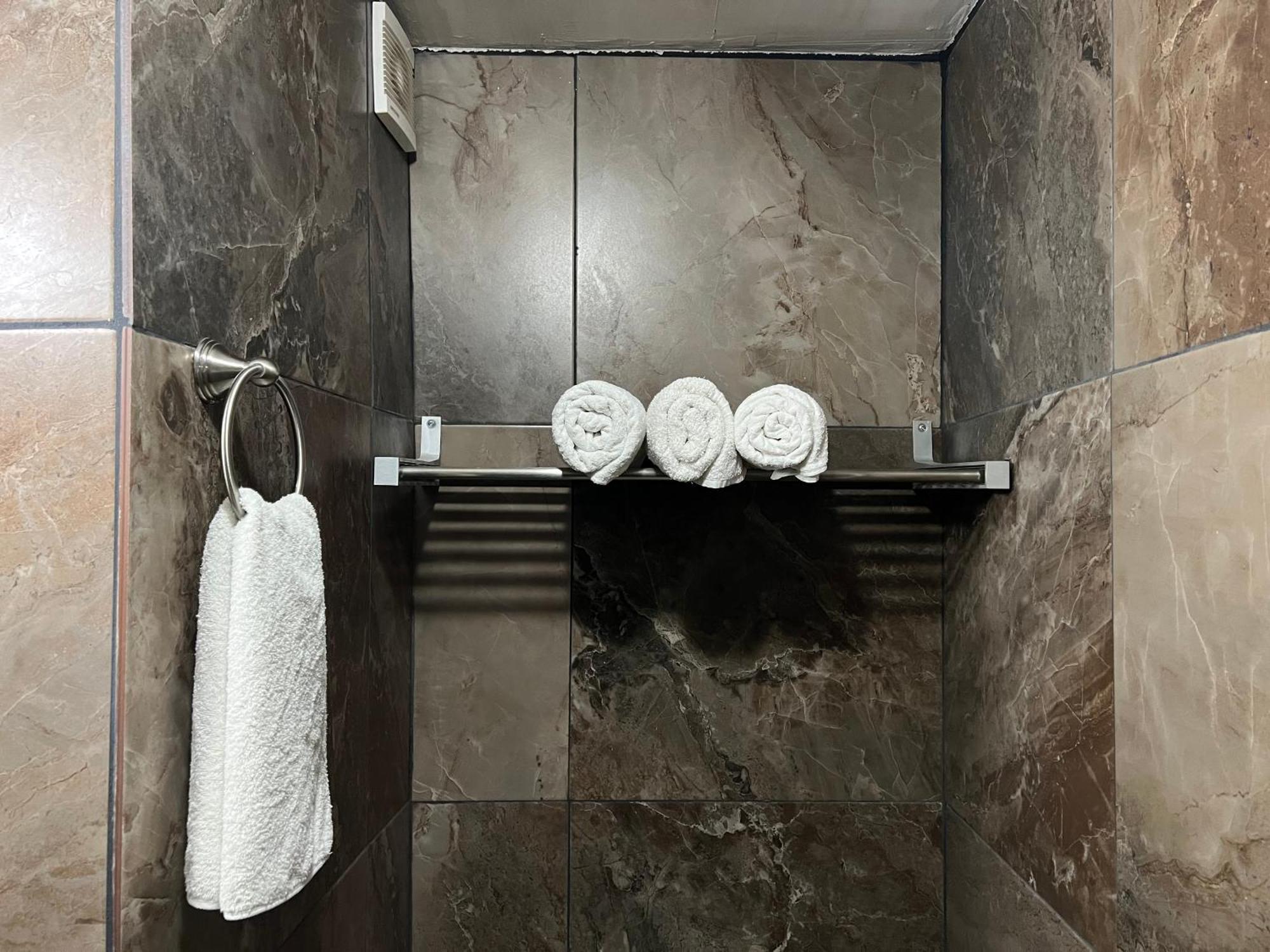 Apartment Ubicada A 1 Cuadra Del Parian En Centro Tlaquepaque Privada E Independiente *