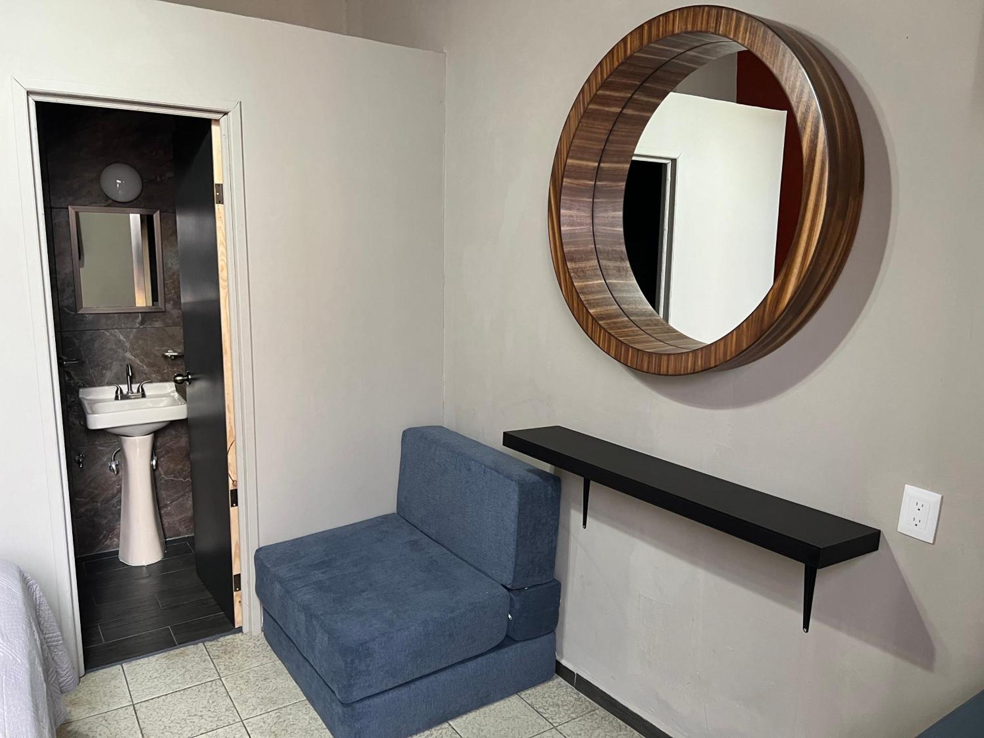 Ubicada A 1 Cuadra Del Parian En Centro Tlaquepaque Privada E Independiente Apartment Guadalajara