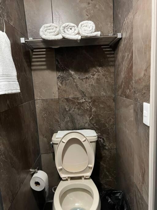 Ubicada A 1 Cuadra Del Parian En Centro Tlaquepaque Privada E Independiente Apartment Guadalajara