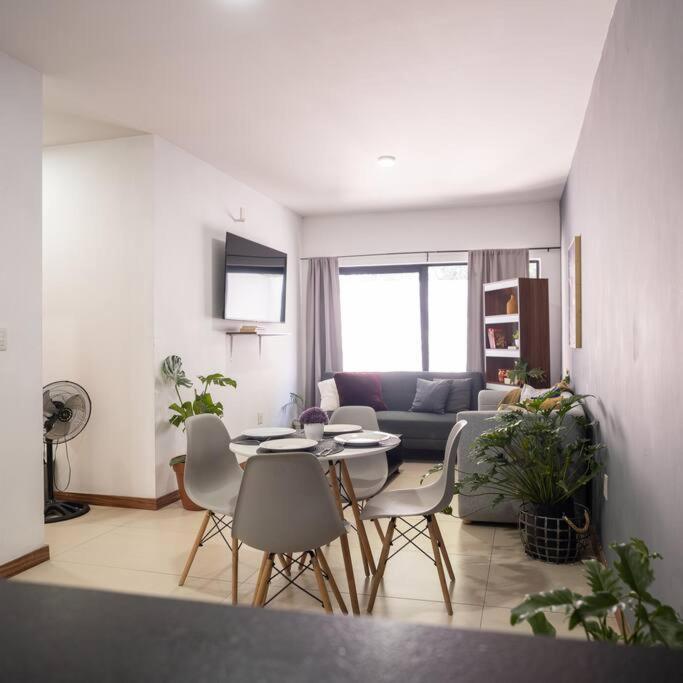 2 Habitaciones, 4 Camas, 2 Banos, Wi-fi, La Americana Apartment Guadalajara