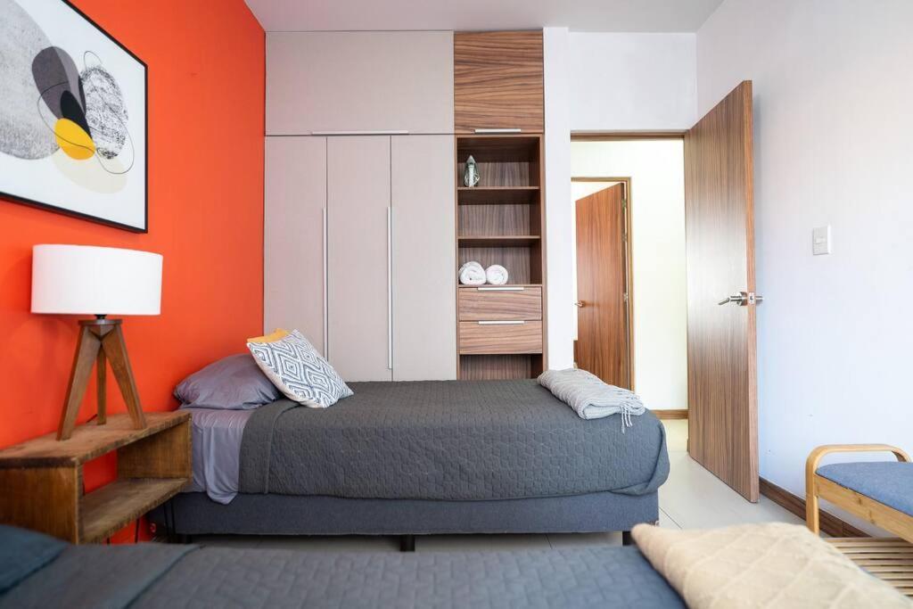 2 Habitaciones, 4 Camas, 2 Banos, Wi-fi, La Americana Apartment