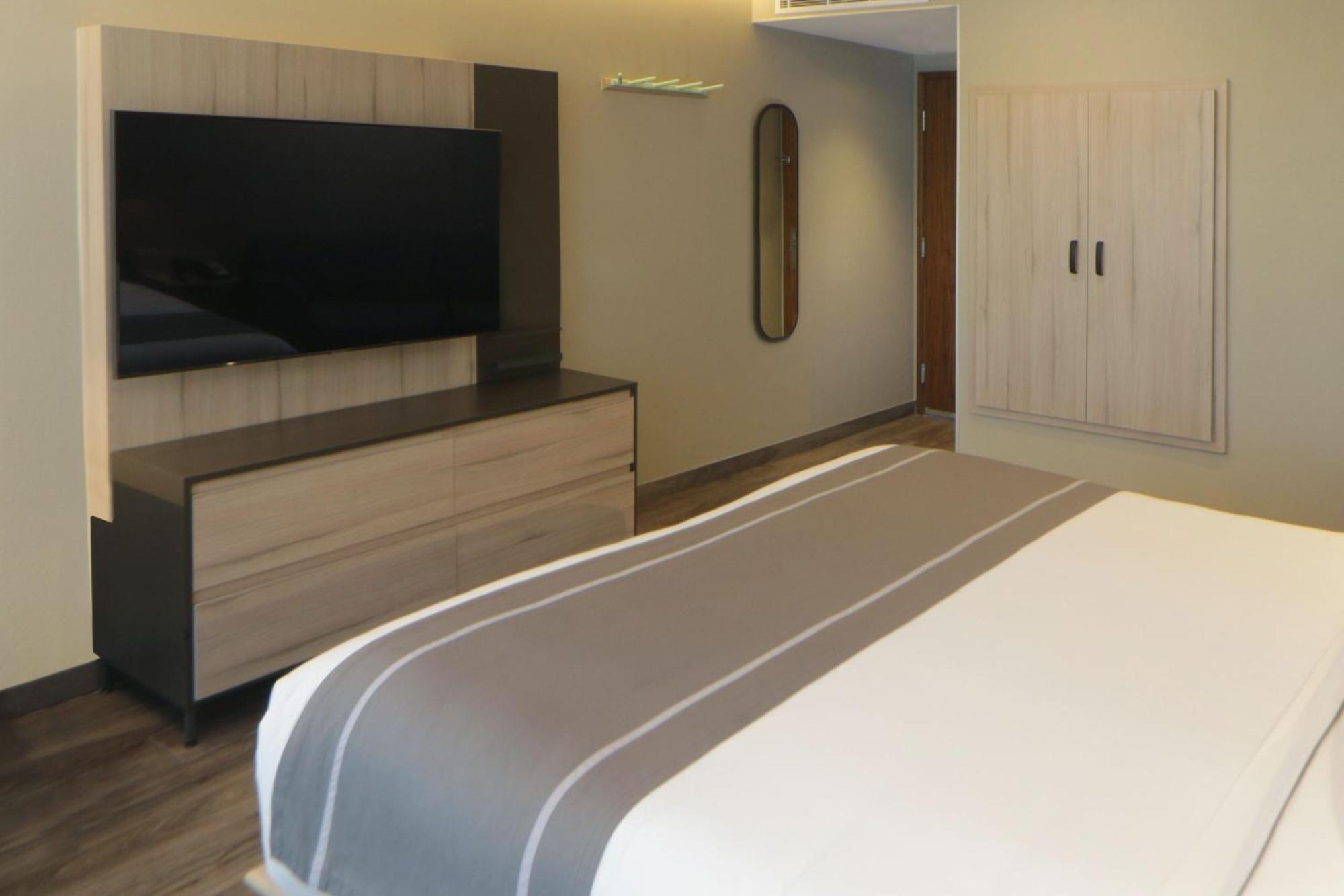 Express By Marriott Providencia Hotel