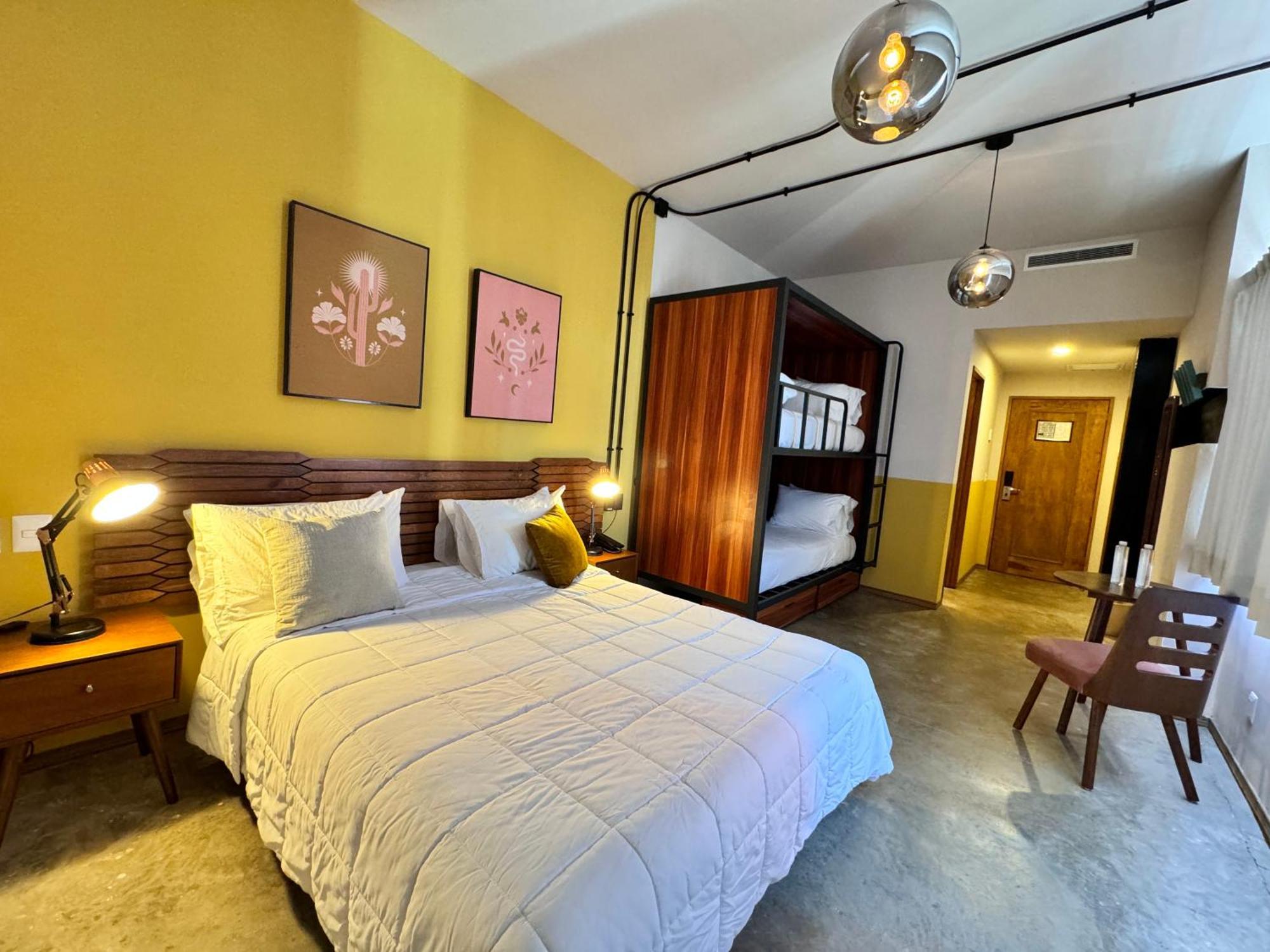 Ola Chapultepec Hotel 4*
