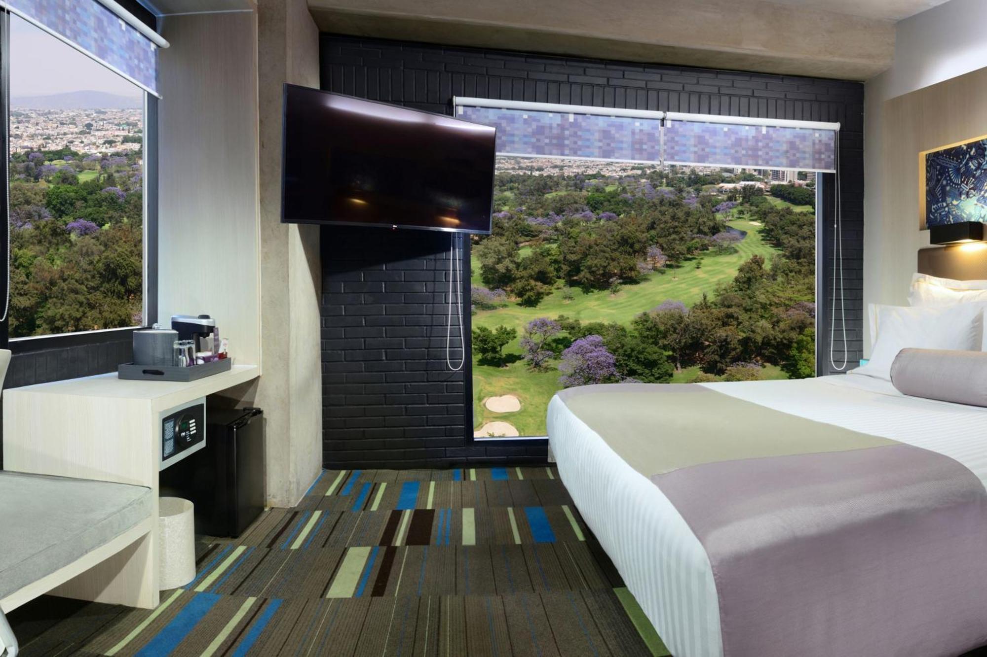 Country Club By Hnf 4*
