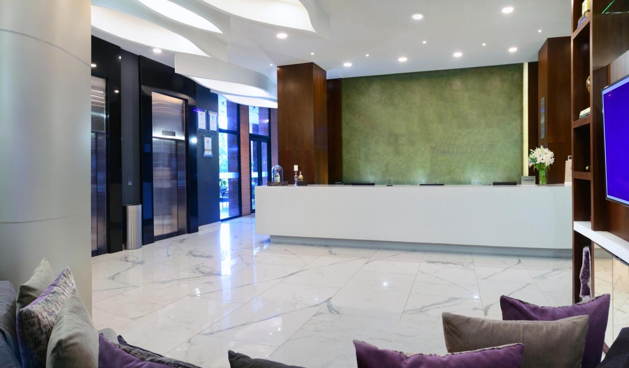 Country Club By Hnf