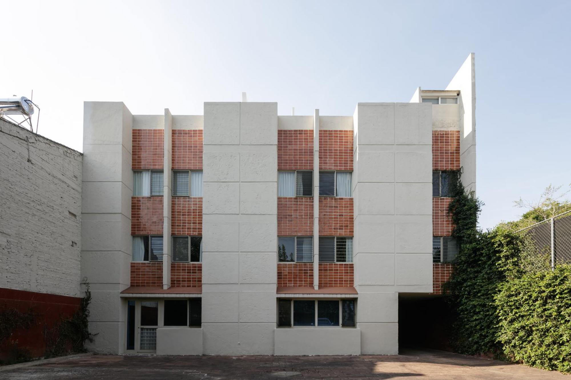 West End Aparthotel