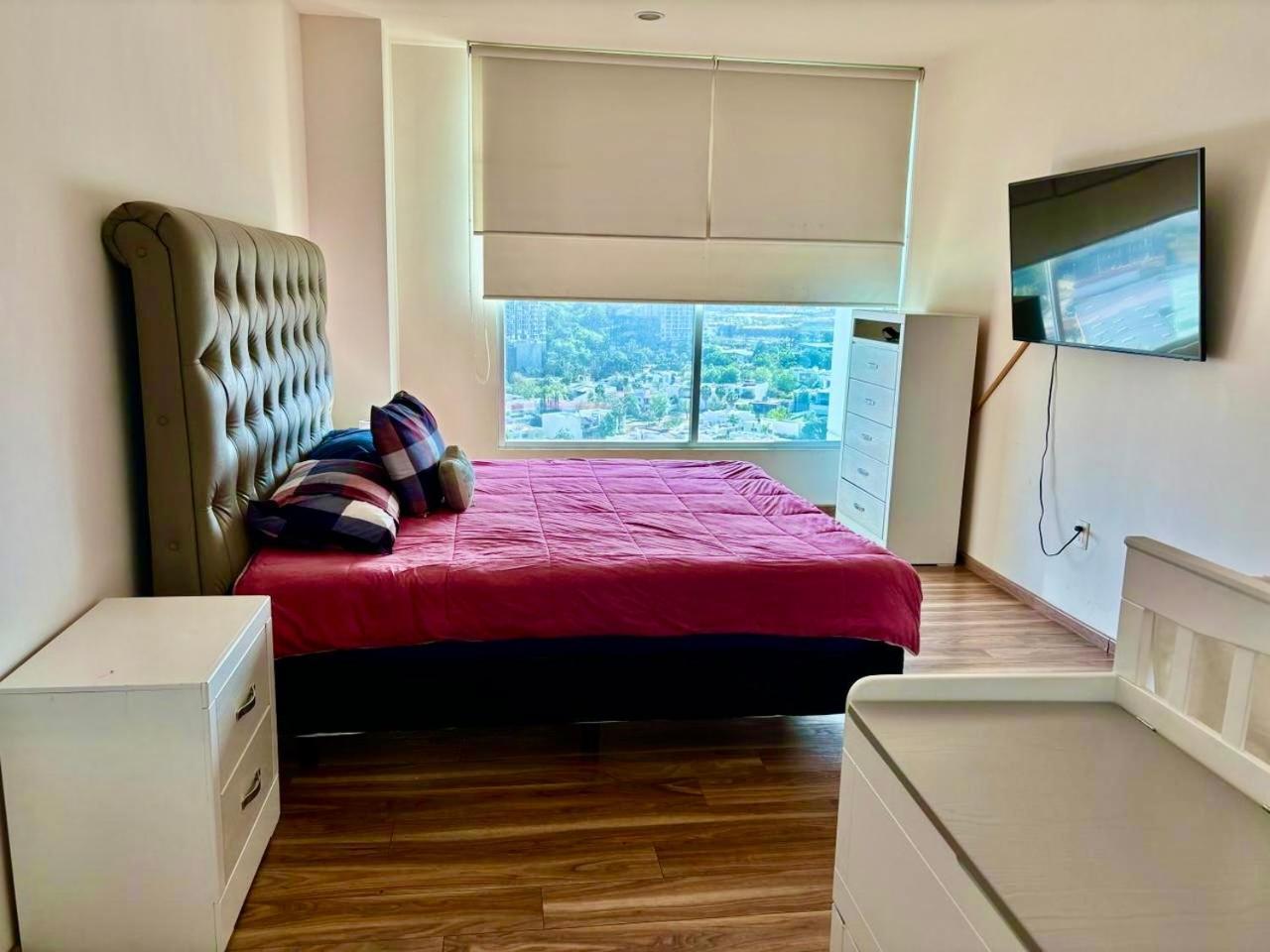 Atala, Departamento 46, Piso 16