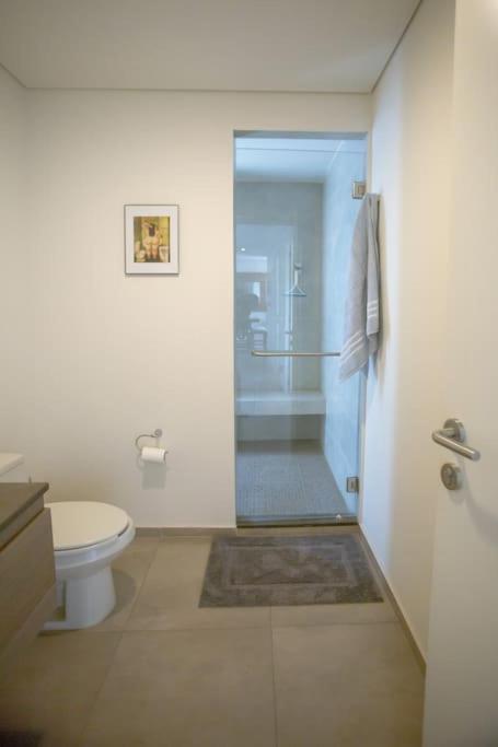 Spacious 3 Bedroom With Cool Amenities *