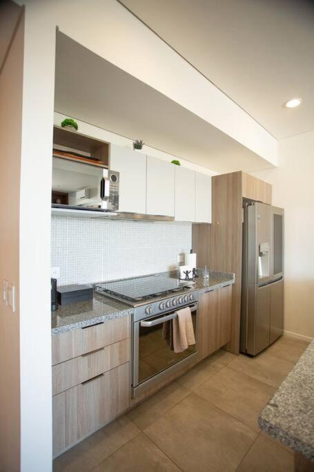 Spacious 3 Bedroom With Cool Amenities Apartment