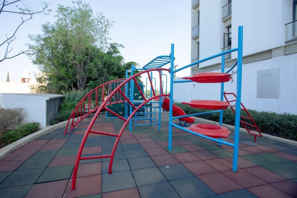 Apartment Spacious 3 Bedroom With Cool Amenities