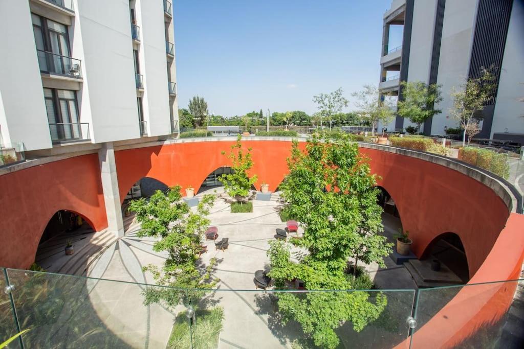 Apartment Spacious 3 Bedroom With Cool Amenities *