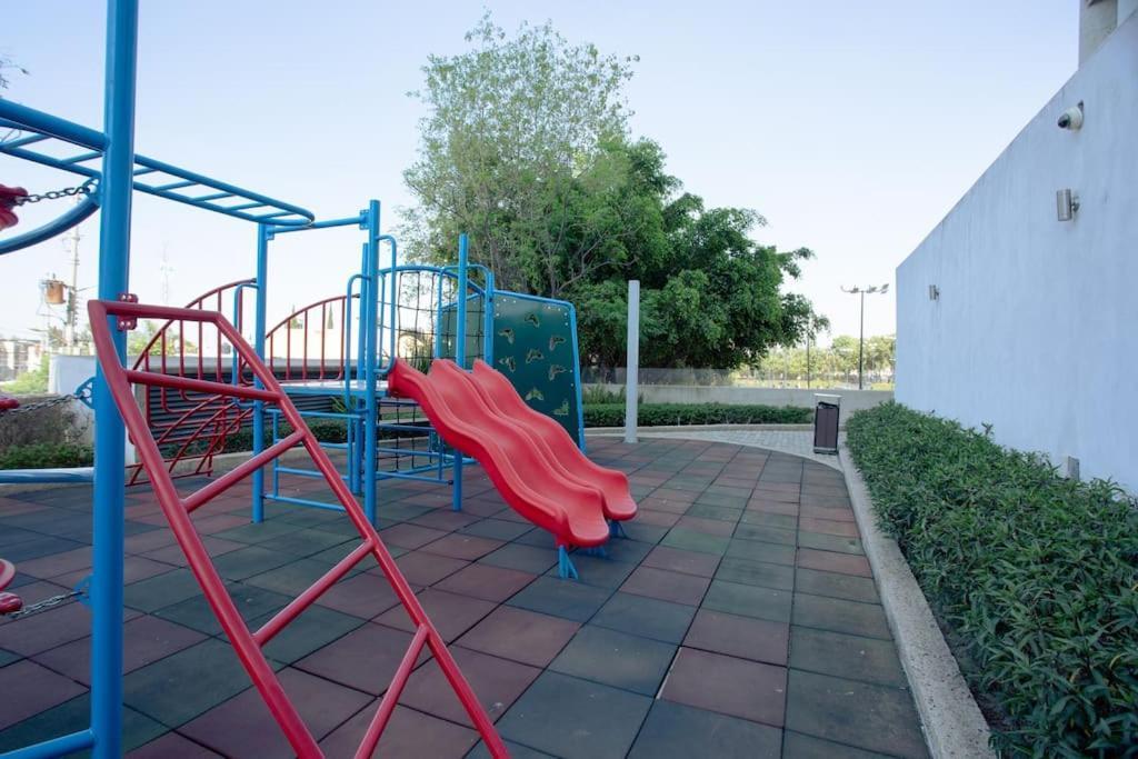 Spacious 3 Bedroom With Cool Amenities Apartment