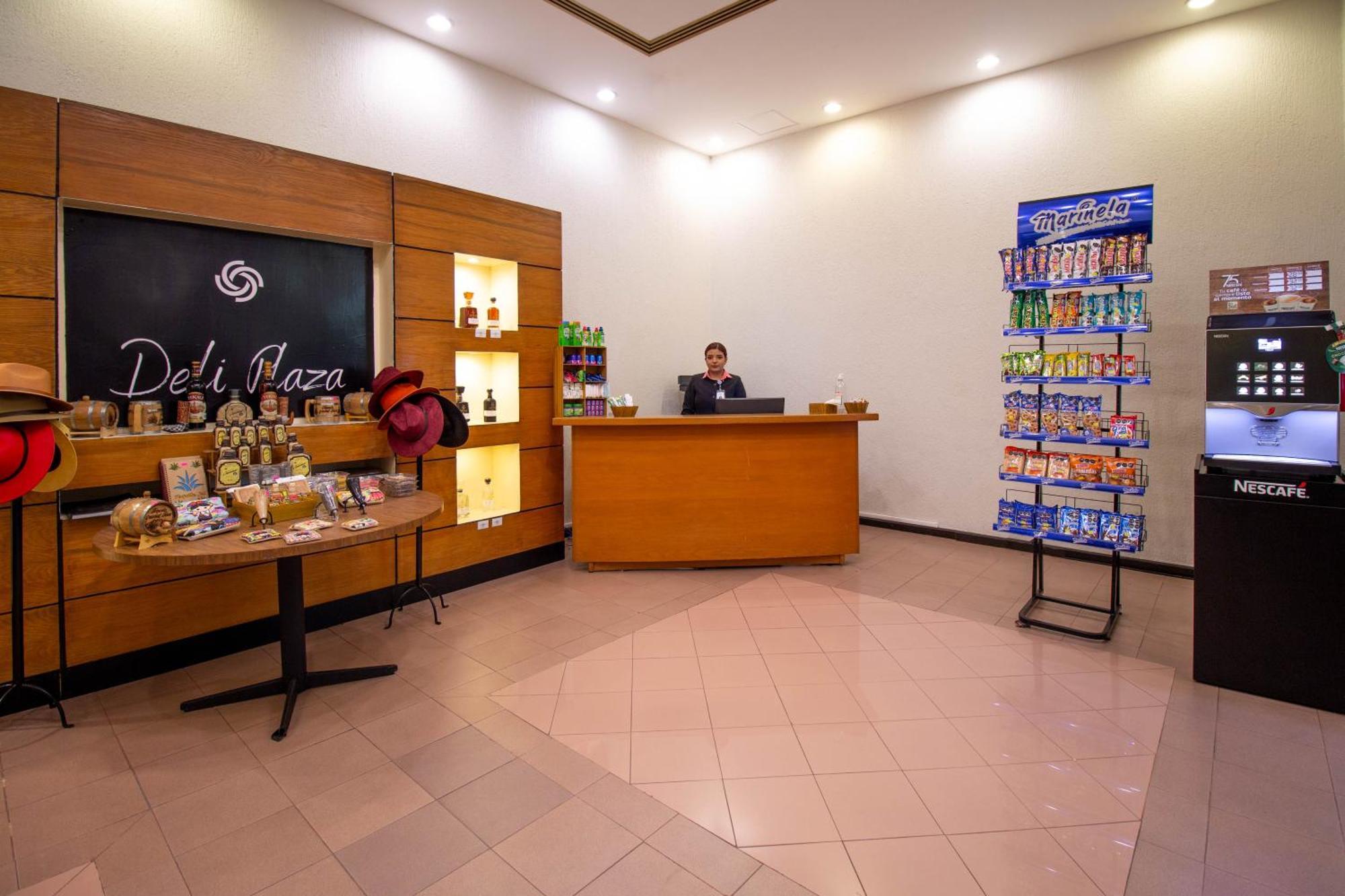 Hotel Plaza Expo 4*