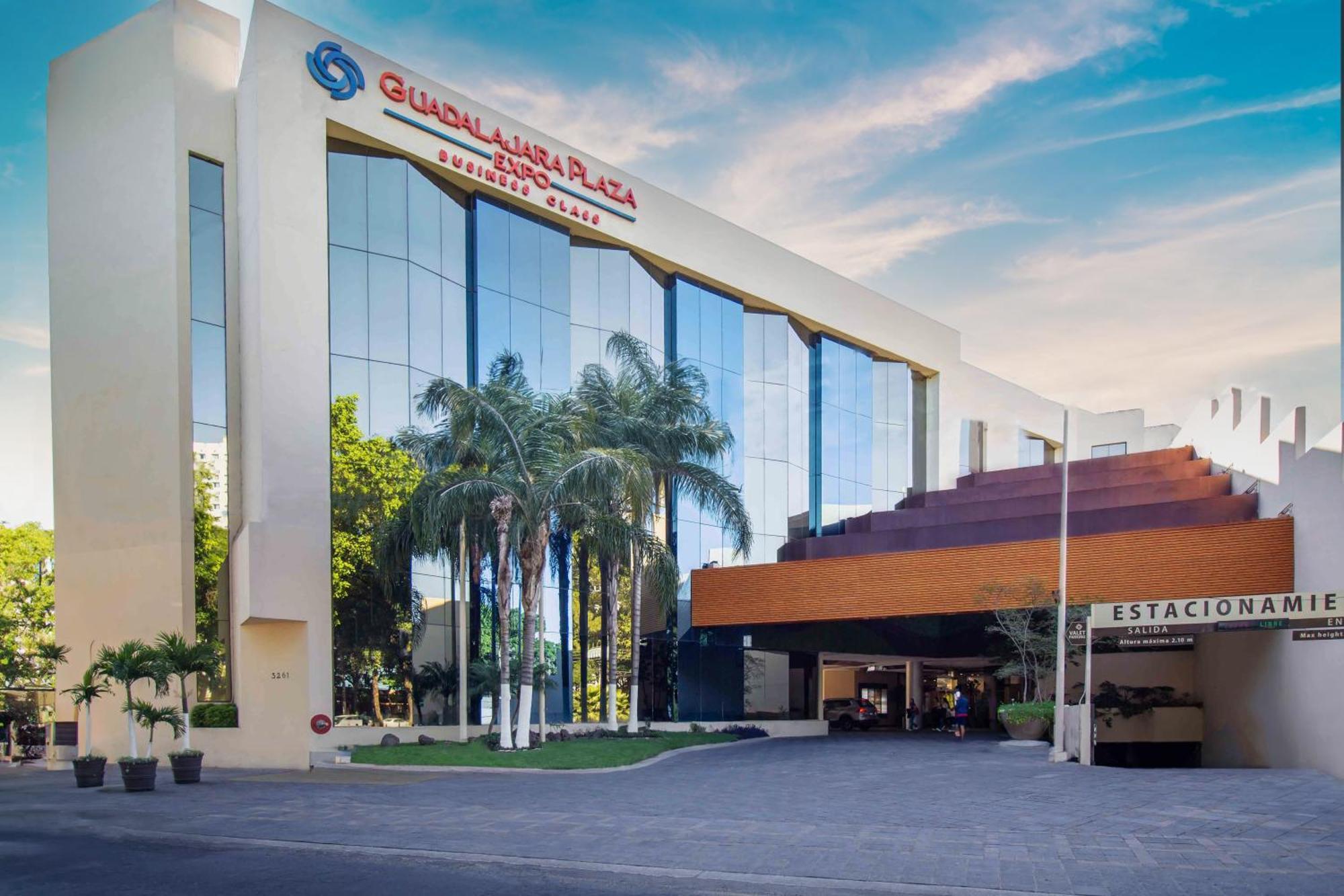 Plaza Expo Hotel 4*