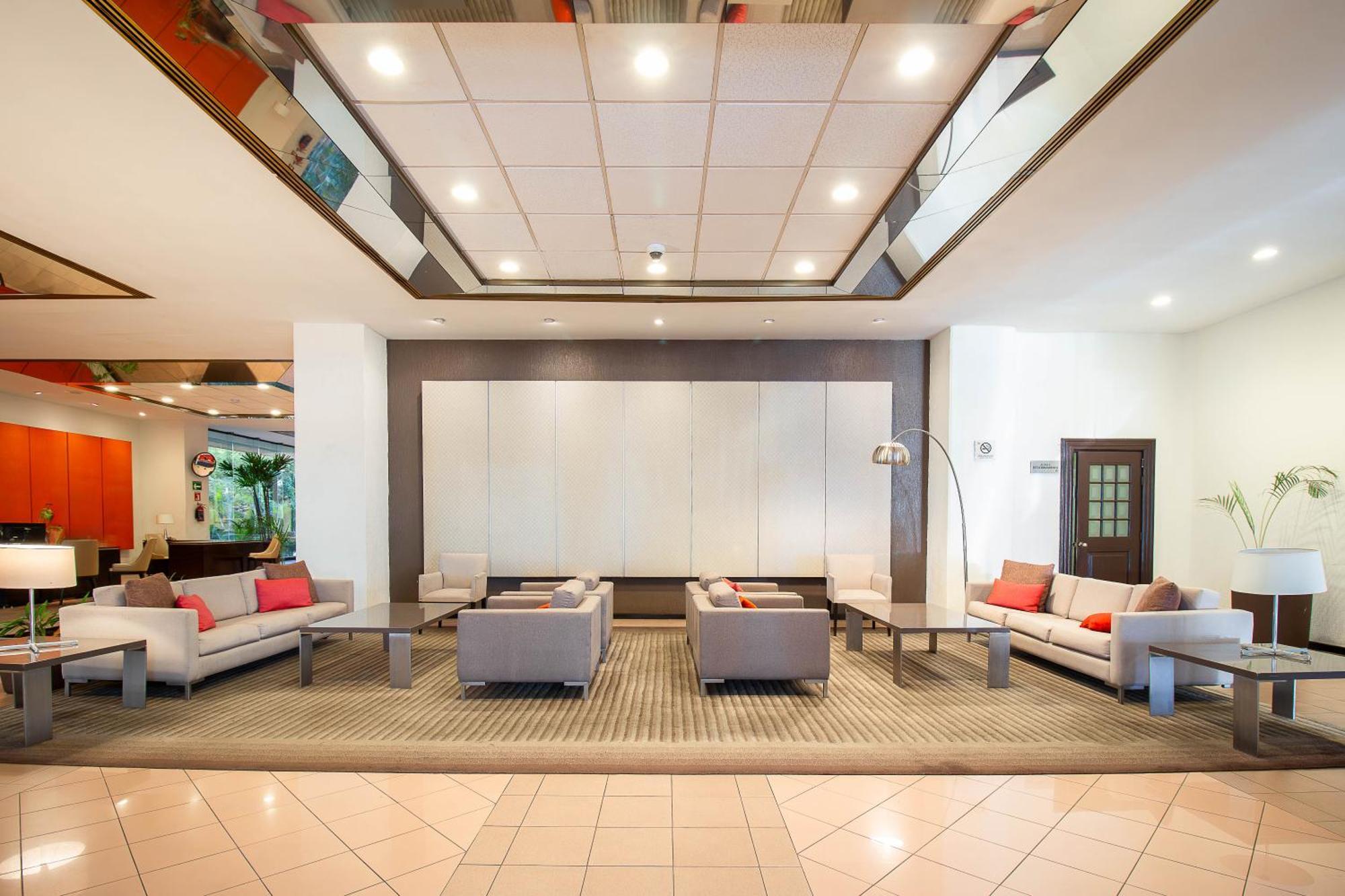 Hotel Plaza Expo 4*